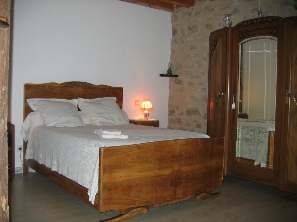 La Ferme Des Genets Bed and Breakfast Medeyrolles Eksteriør billede